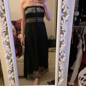 Maxi dress with lace detailing